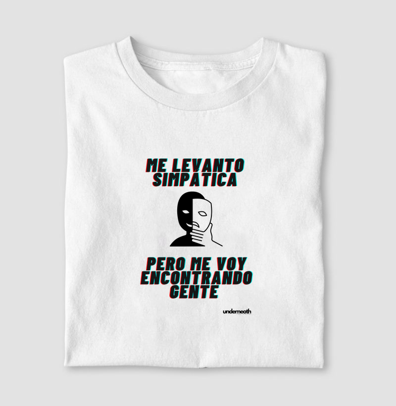 camiseta me levanto simpática 