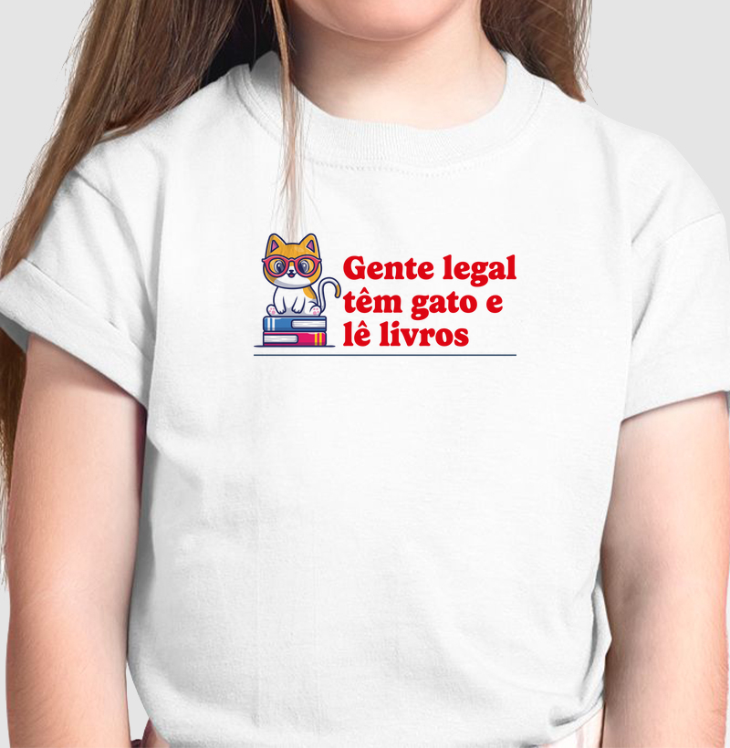 Camiseta Gente legal têm gato e lê livros