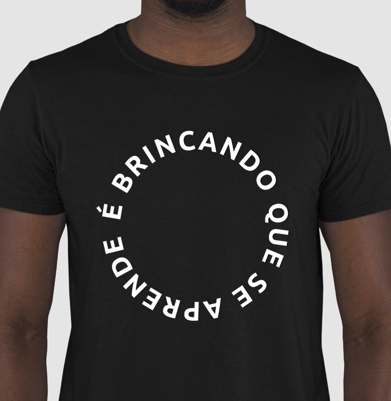 É brincando que se aprende