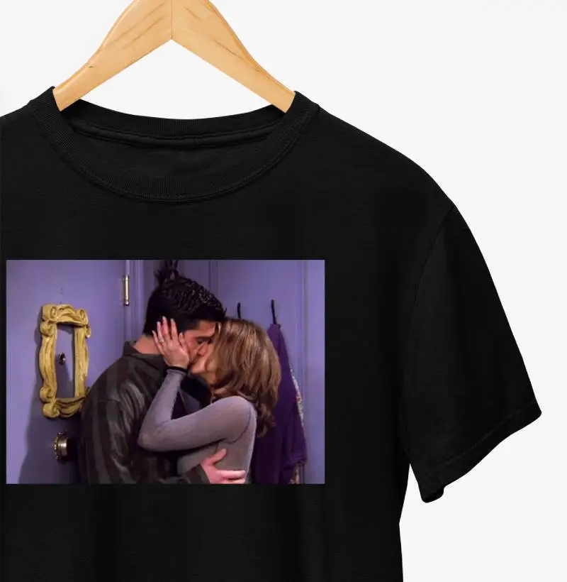 Camiseta Friends Cena Beijo Ross e Rachel