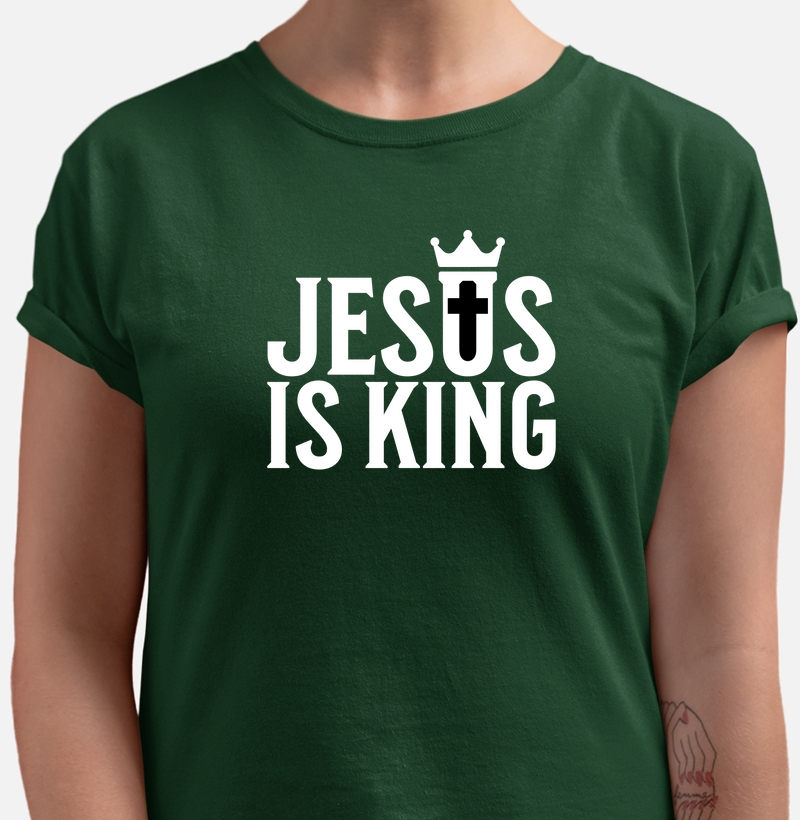 Jesus é Rei: Camiseta - Uma Estampa de Fé e Inspiração