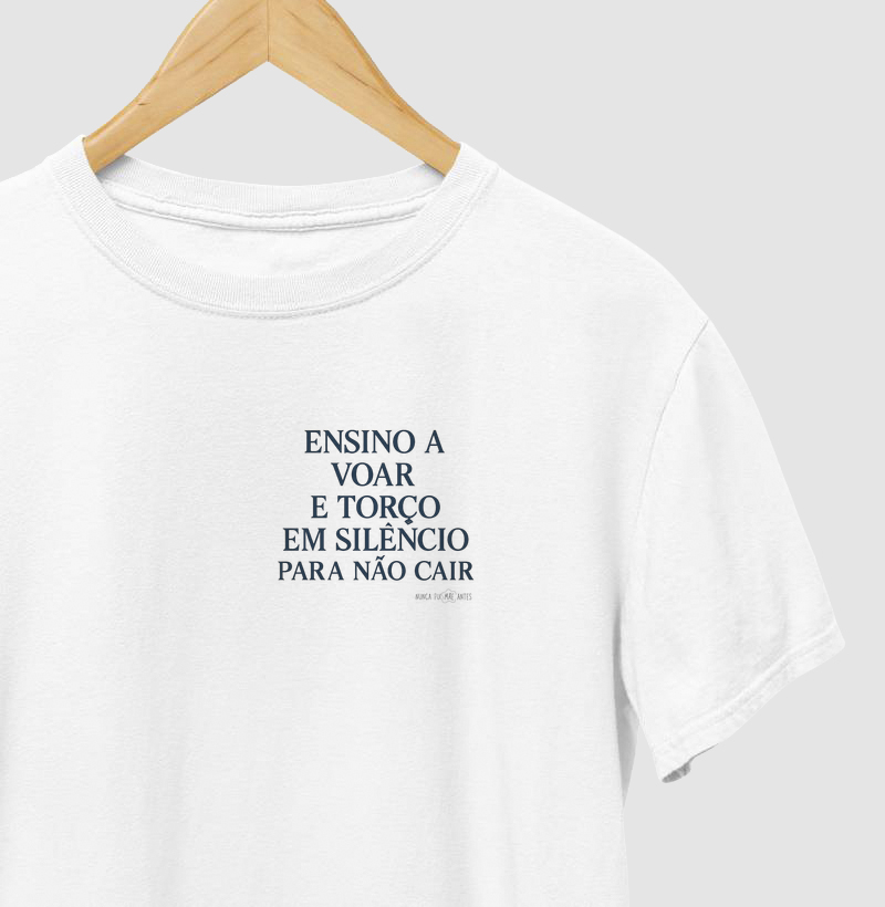 Ensino A Voar E Torço em Silêncio Para Não Cair