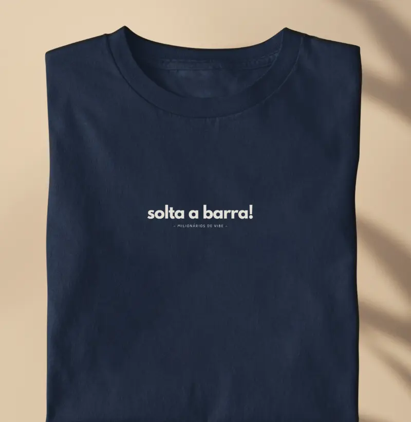 CAMISETA SOLTA A BARRA