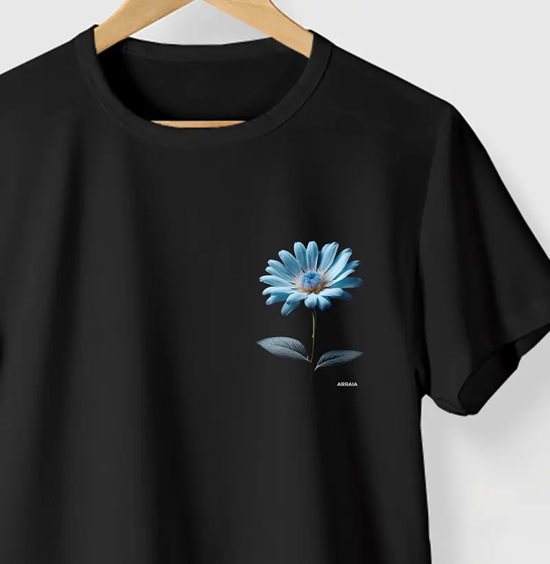Camiseta MARGARIDA AZUL - PRETA - (100% Algodão)