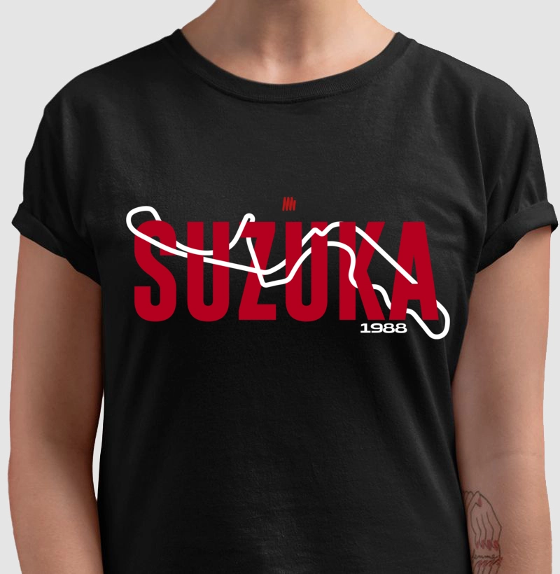 Camiseta - Suzuka 1988 Kikoautos - Cores Escuras - by Reserva Ink 