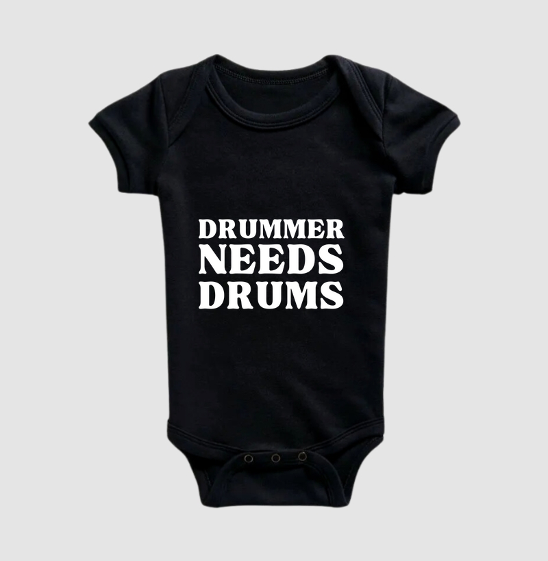 DRUMMER NEEDS DRUMS