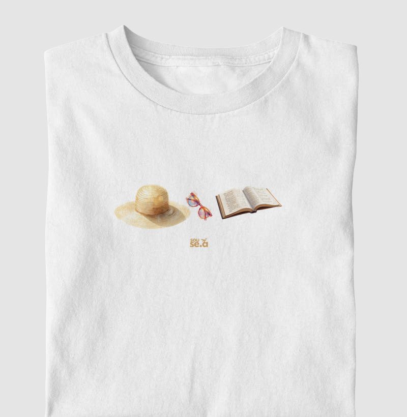 Chapéu, óculos e livro