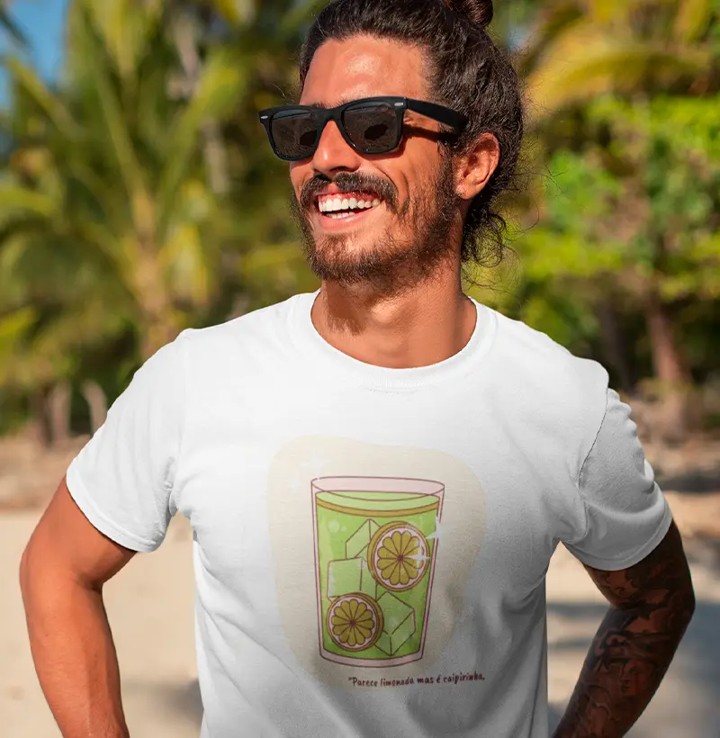 Camiseta Parece Limonada Mas é Caipirinha