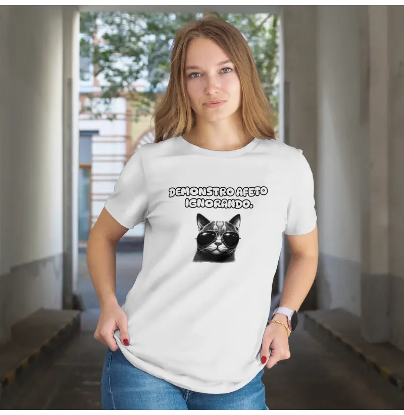 Demonstro afeto  ignorando.