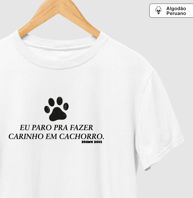 Eu paro pra fazer carinho em cachorro