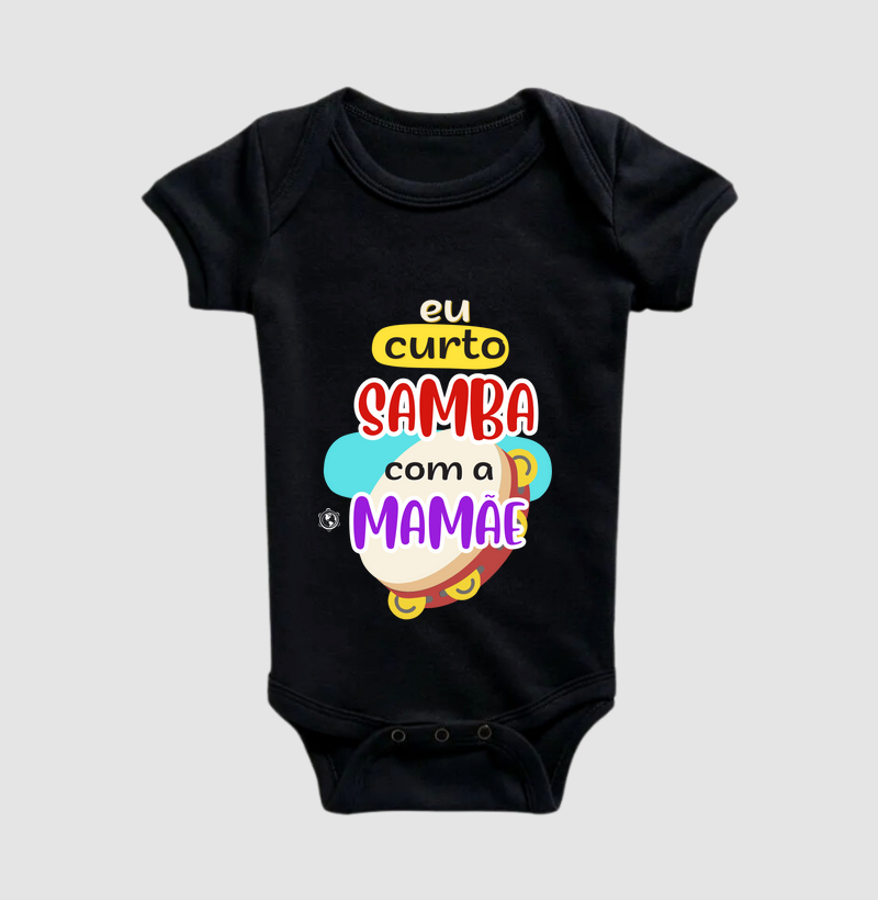 curto com a mamãe