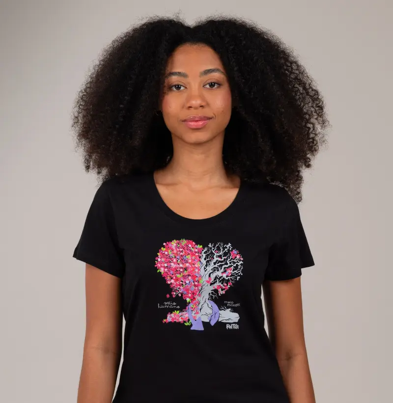 T-SHIRT "HUMANOS E MONSTROS / ÁRVORE - CORAÇÃO