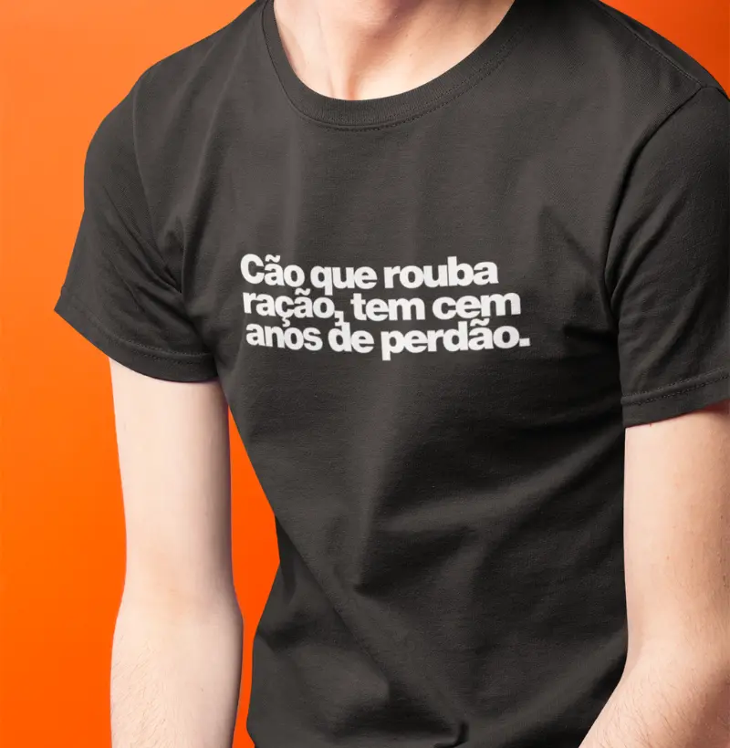Cão que rouba ração.