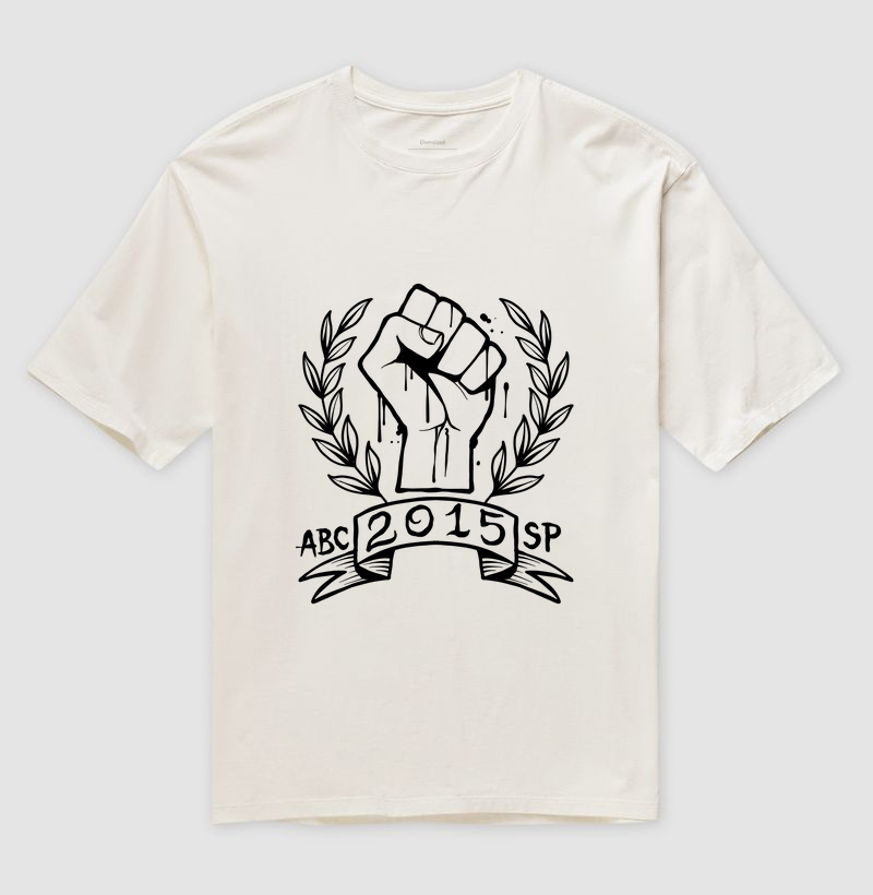 Camiseta Oversized Punho Preto