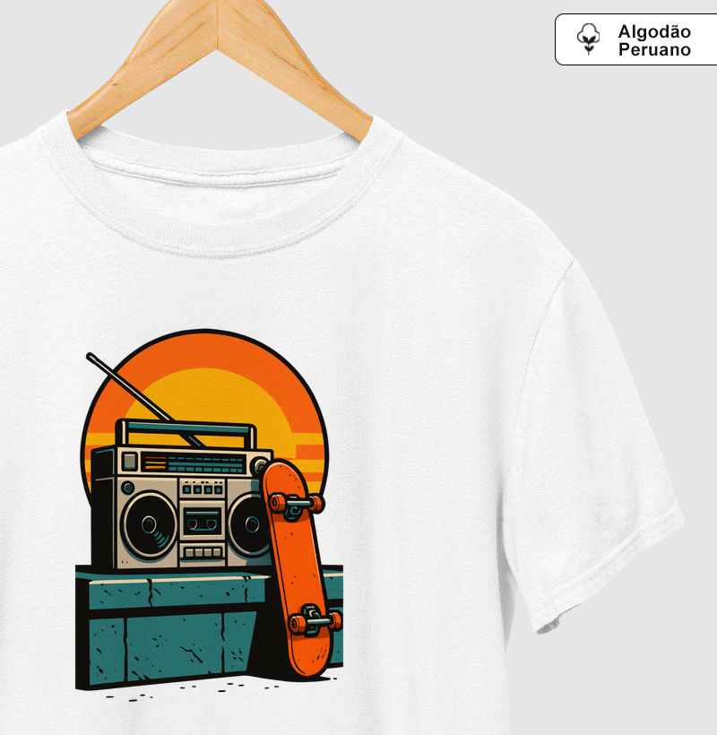 Camiseta Peruana Skate & Boombox — Soundtrack 80/90 | Posto80