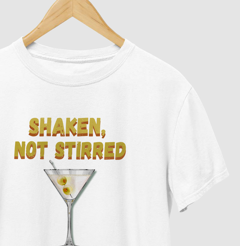 Camiseta Shaken, Not Stirred — 007 Edition