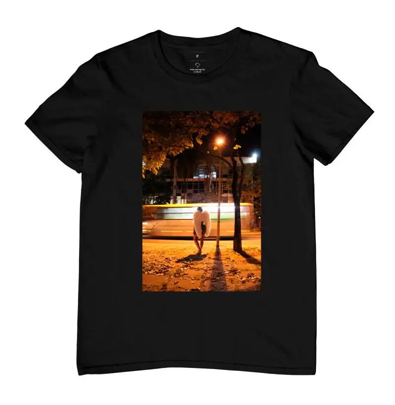 Camiseta "Asas" - Doação de parte do lucro para entidades que apoiem ações para promoção da cidadania da população de Travestis e Transexuais.