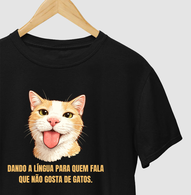 Dando a língua para quem fala que não gosta de gatos