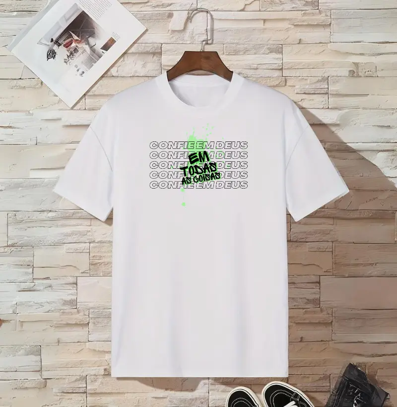 Camiseta Cristã "Confie Em Deus"