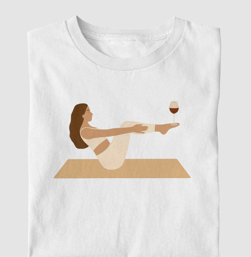 Camiseta Yoga & Vinho