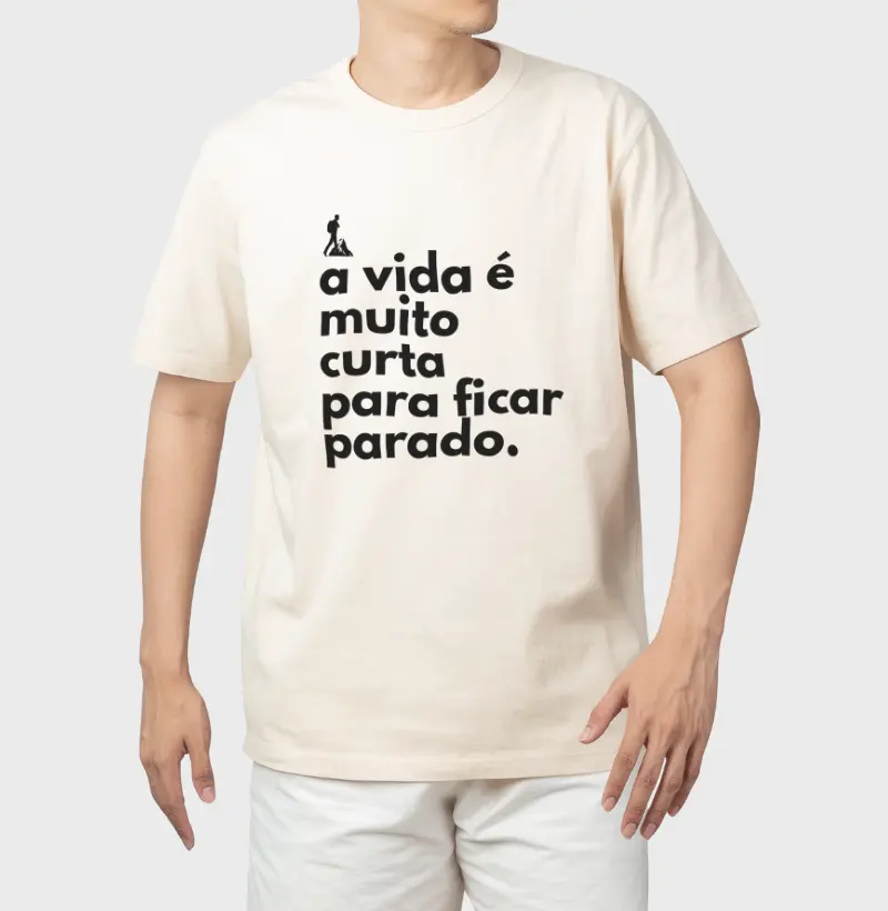 Camiseta Oversized Frase Vida Curta Demais