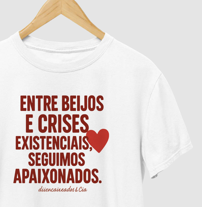 NAMORADOS - Entre beijos e crises existenciais, seguimos apaixonados