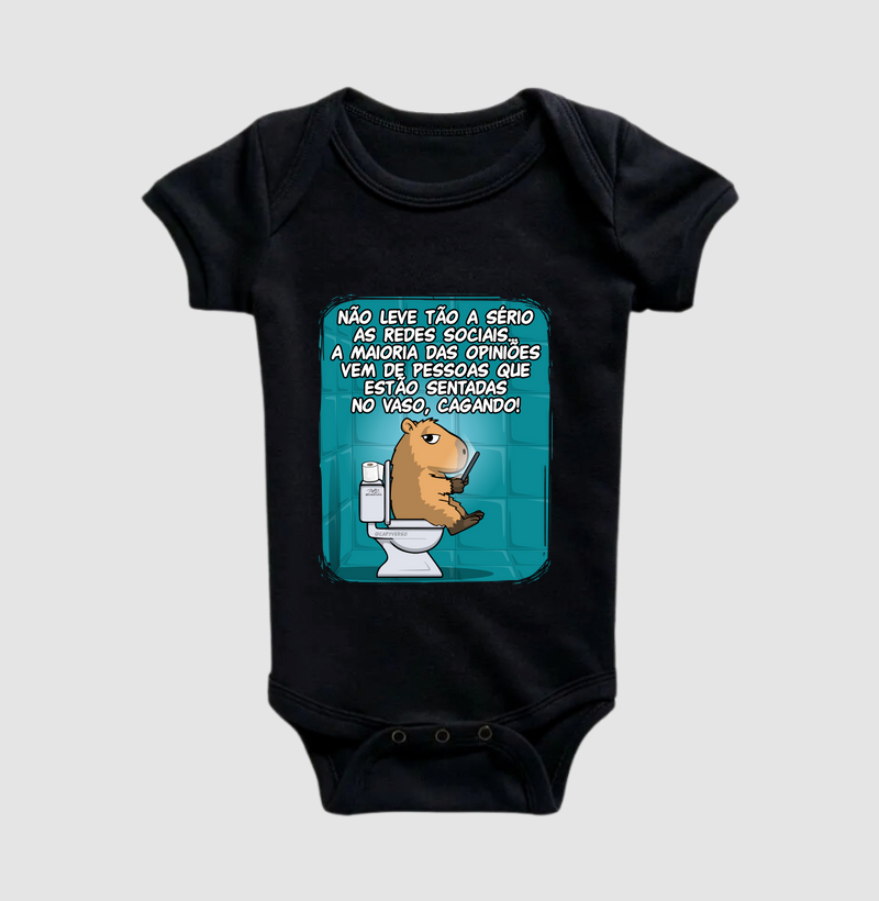 Camiseta Capivara Banheiro