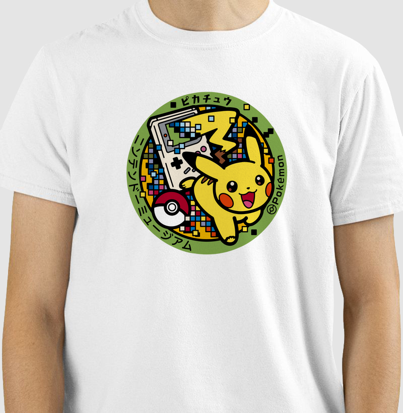 Algodão Premium “Temos que Colecionar” – Pikachu Pixel Art Pokémon & Game Boy (PP ao 4G)