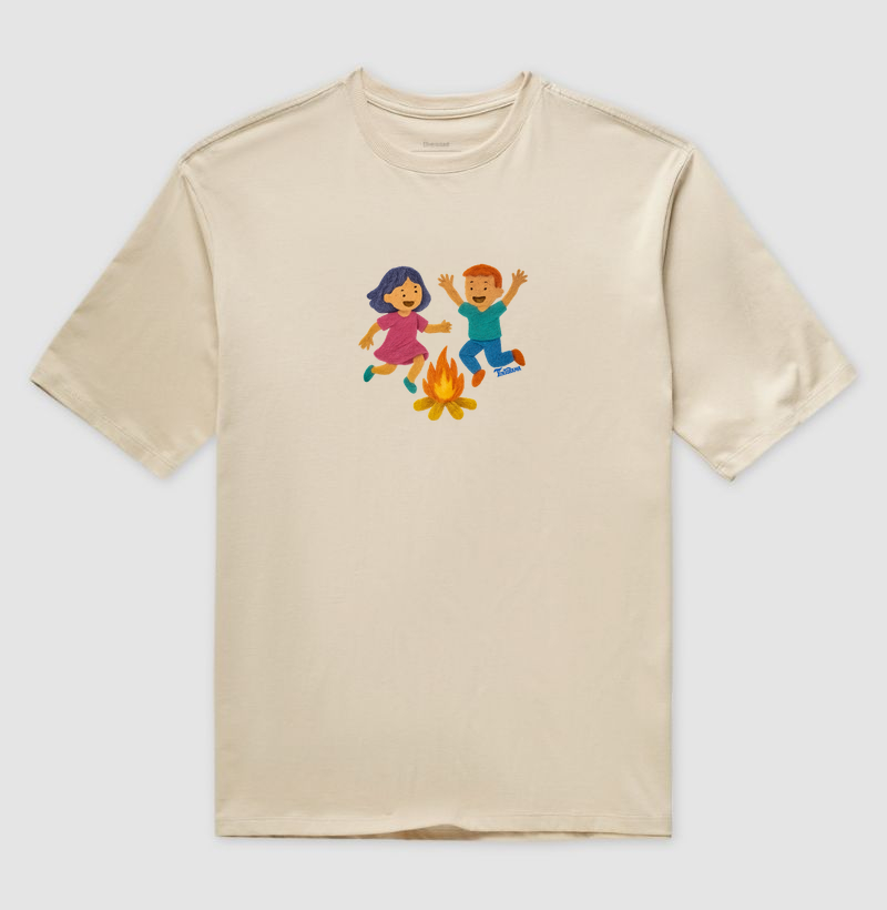 Camiseta Oversized "pular fogueira"