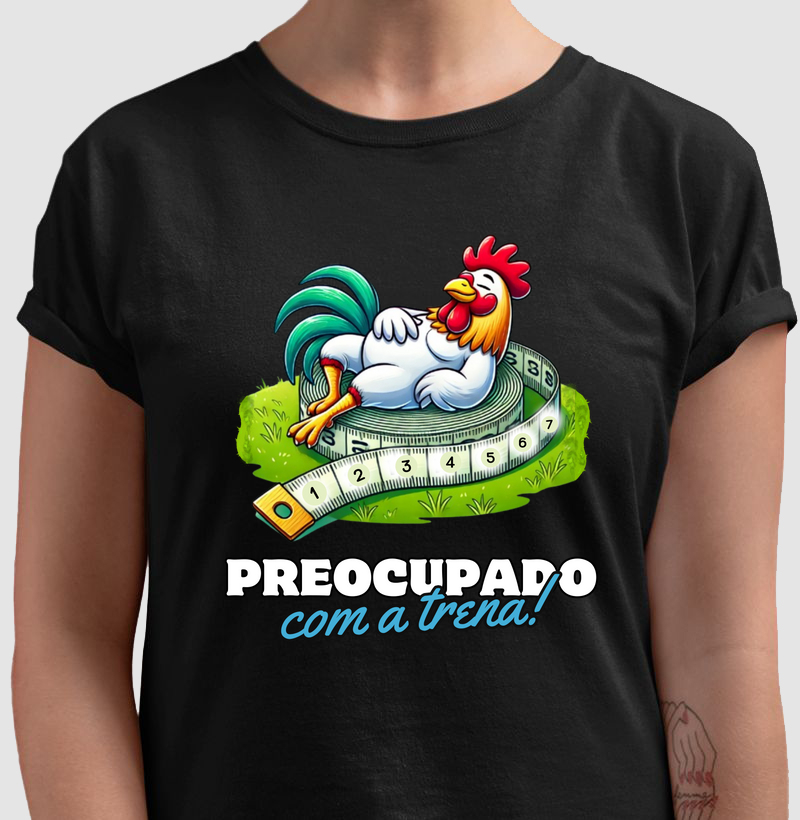 Camiseta Estampada Índio Gigante: Galo Preocupado com a Trena - Moda Exclusiva para Criadores e simpatisantes da raça de galinhas Índio Gigante.