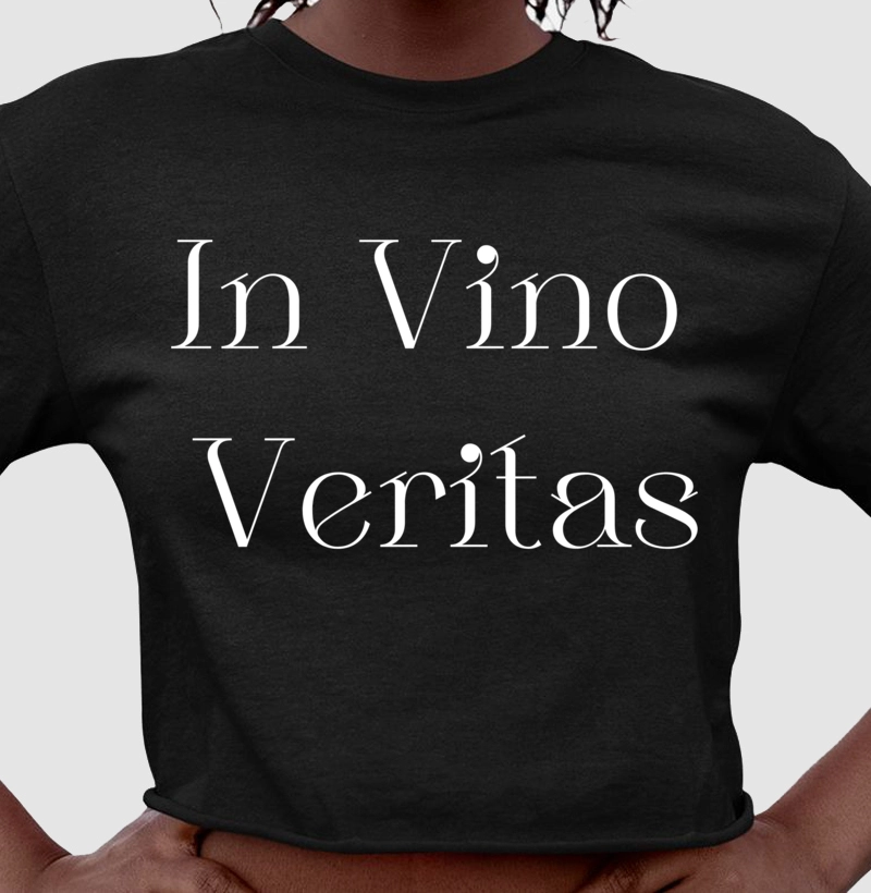 Camiseta Cropped In Vino Veritas