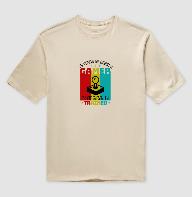 Camiseta Oversized “25 Years of Being a Gamer - Classically Trained”