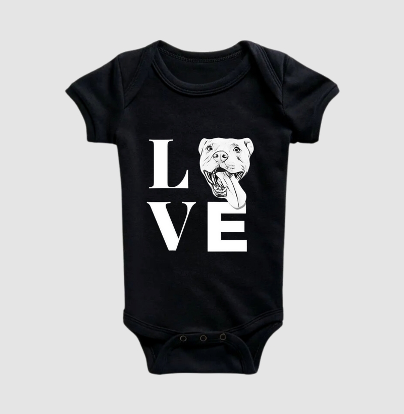 Love com cara de Pit bull