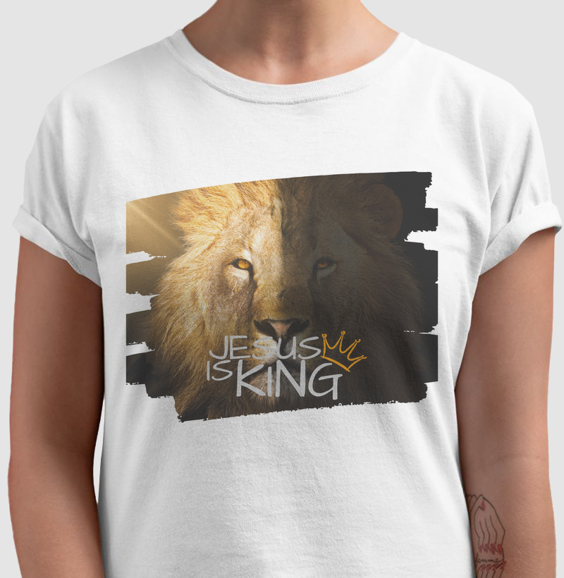 Camiseta Jesus is King