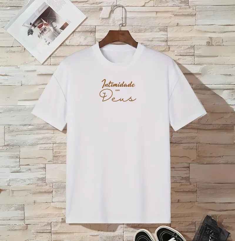 Camiseta Cristã "Intimidade Com Deus"