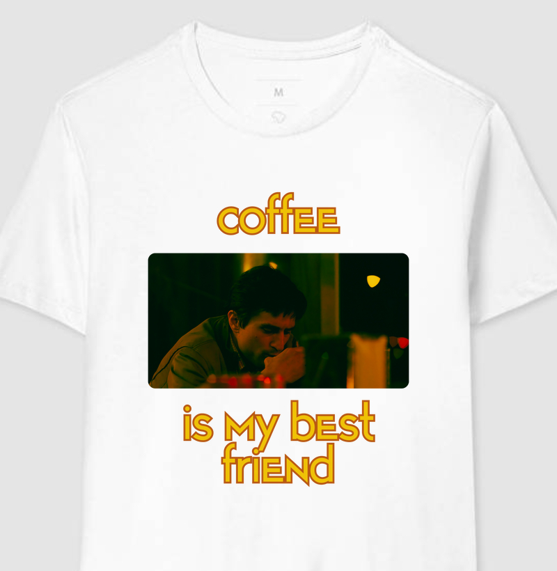 Coffee Is My Best Friend – Estampa Taxi Driver e Vício em Café
