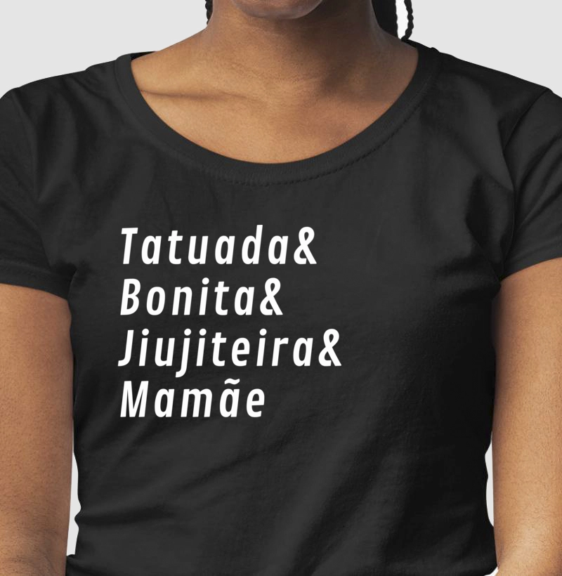 tatuada bonita jiujiteira mamãe