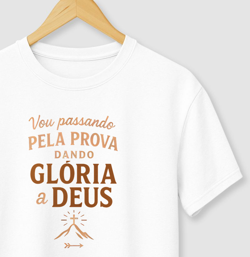 Vou passando pela prova dando glória a Deus