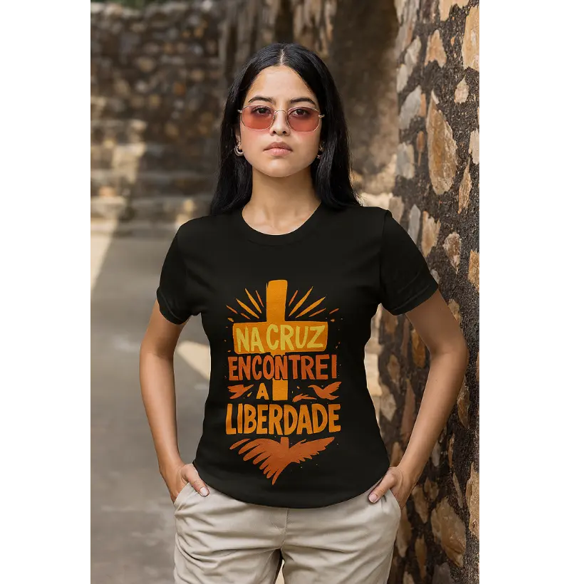 Camiseta Na Cruz Encontrei a Liberdade