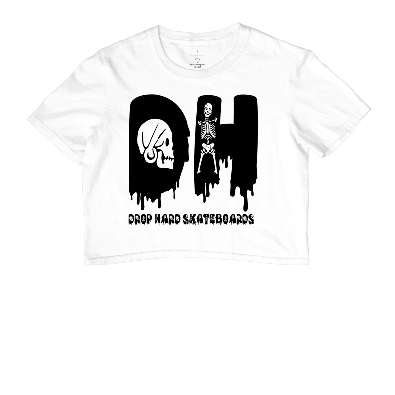 Camiseta cropped basica drop hard skateboards escrita caveiras