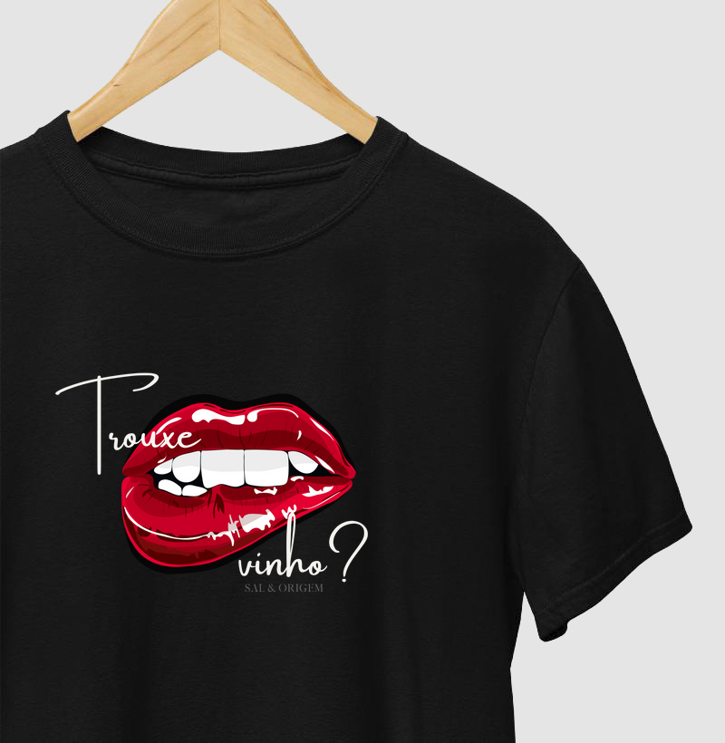 Trouxe vinho?