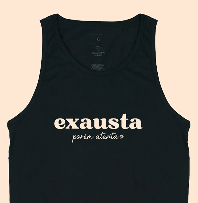 Exausta porém atenta