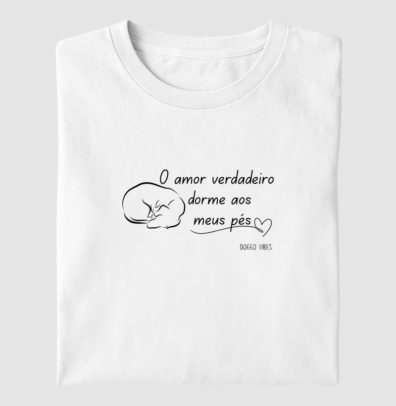 O amor verdadeiro dorme aos meus pés