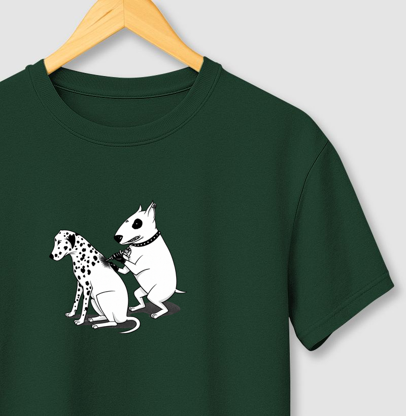 Cachorro tatuando um Dálmata