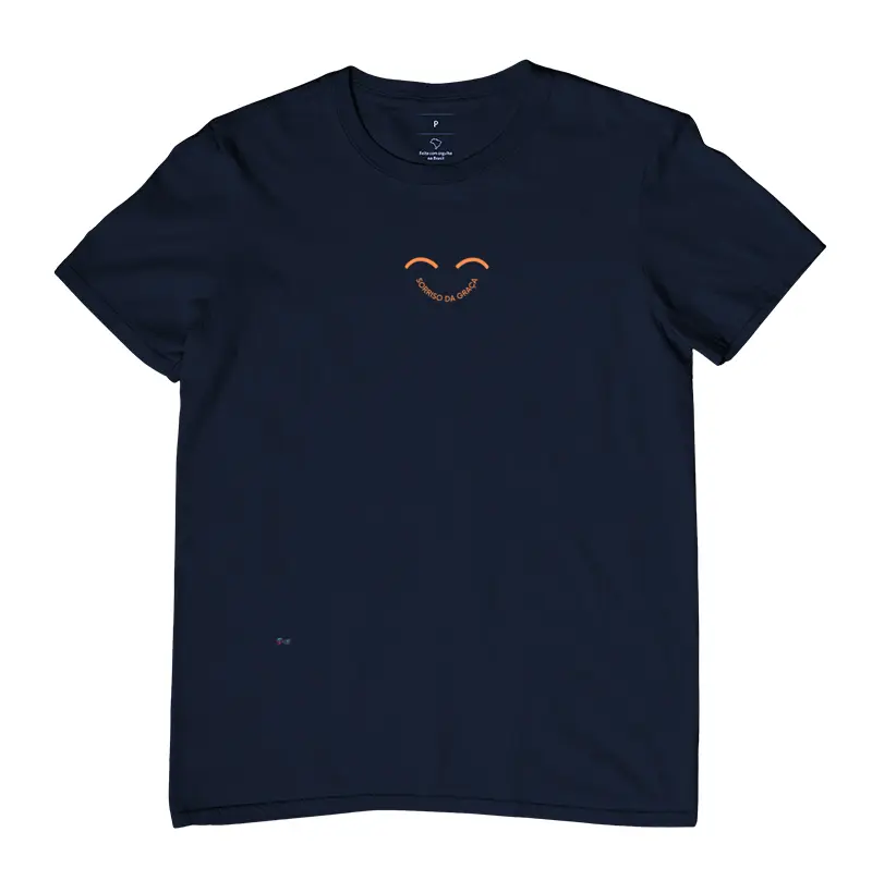 frase da camiseta: "sorriso da graça"