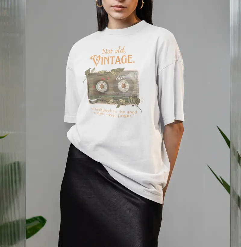 Camiseta Oversized Not Old, Vintage