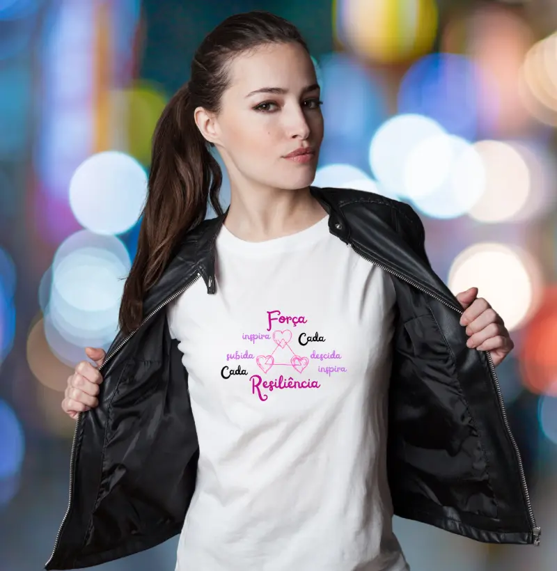 Camiseta Mulher Resiliente