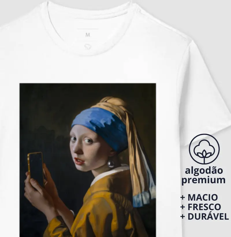 Camiseta Moça do Brinco de Pérolas usando Celular