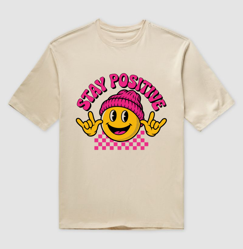 Camiseta "Stay Positive" - Vibe Retrô