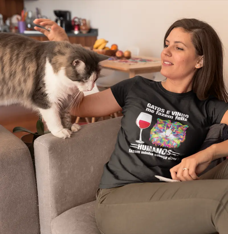 Gato e Vinho me fazem FELIZ